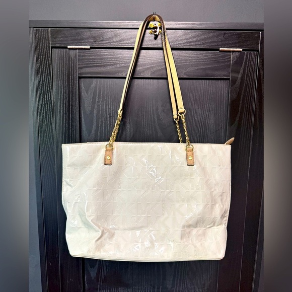 Michael Kors Jet Set White Patent Leather, Natural Leather Trim Chain Tote - Picture 2 of 9